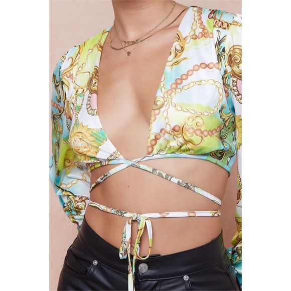Chain link print crop wrap top - Picture 3 of 9